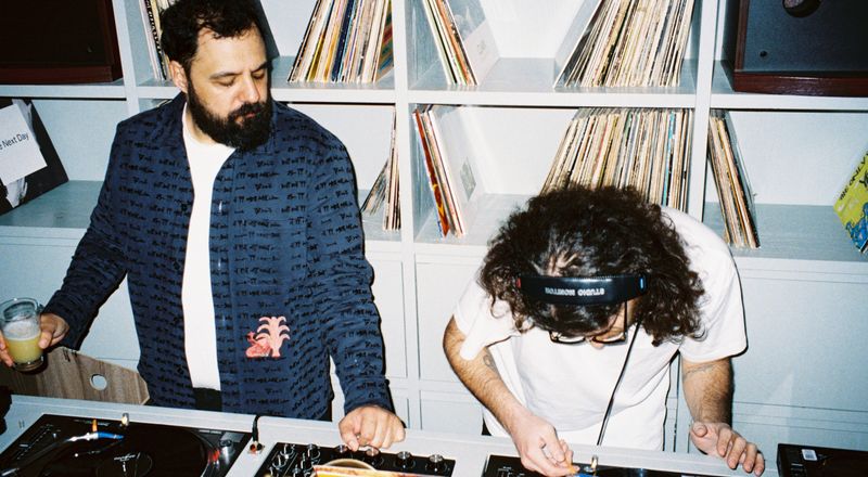 İstanbul'da gecenin yüzleri | Hi-Fi ses sistemleri ve kraft içkilerin ötesinde: Listening bar nedir, ne değildir?