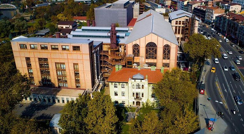 Bilgi Üniversitesi'nin faaliyet izni kaldırıldı: Öğrencileri ve akademisyenleri neler bekliyor?