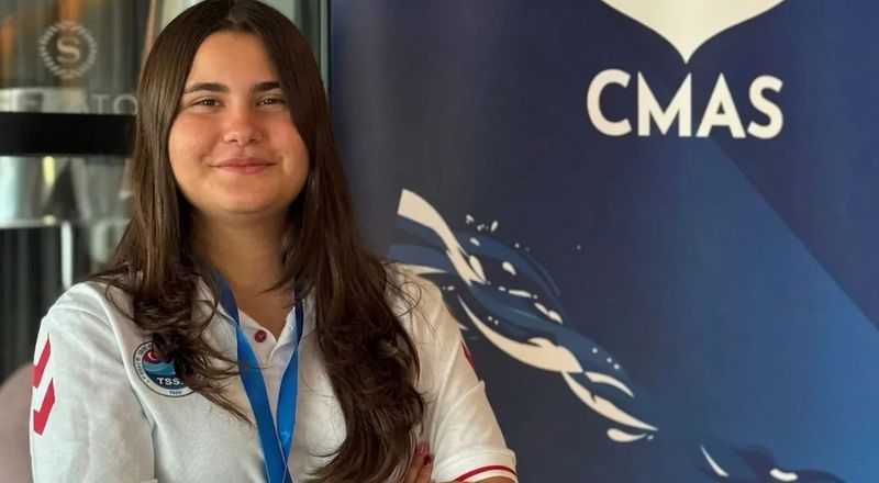 Şampiyonluğa giden zorlu yol: Ada Olpak 15 yaşında serbest dalışta dünya birincisi