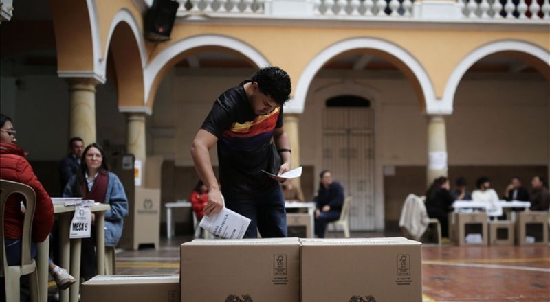 Kolombiya seçimlerinde ikinci tura doğru: Aşırı sağ rüzgarı kapıda