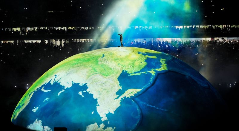 Büyük konserler, büyük teoriler: İnsanlar neden dev etkinliklerin altında gizli mesajlar arıyor?