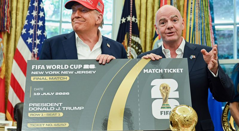 FIFA ofsaytta: Futbol gerçekten dünyayı birleştiriyor mu?