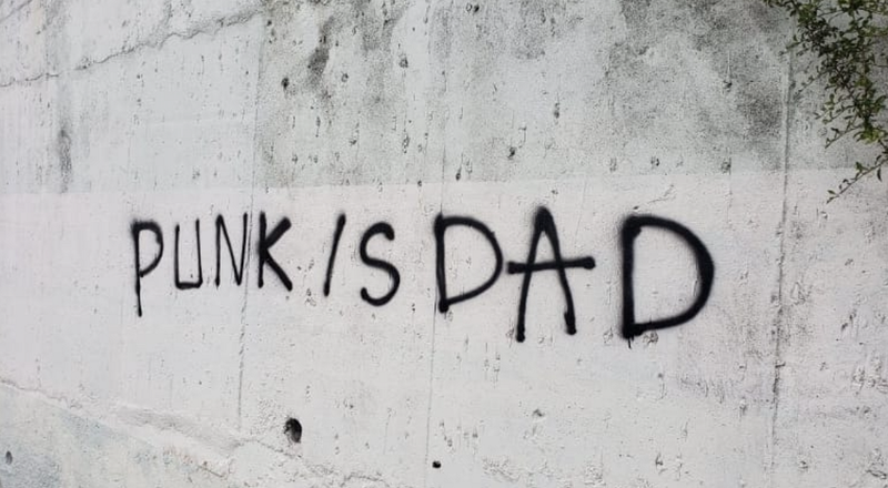Babaların gölgesi yetmesin: Şefkat yeni punk’tır